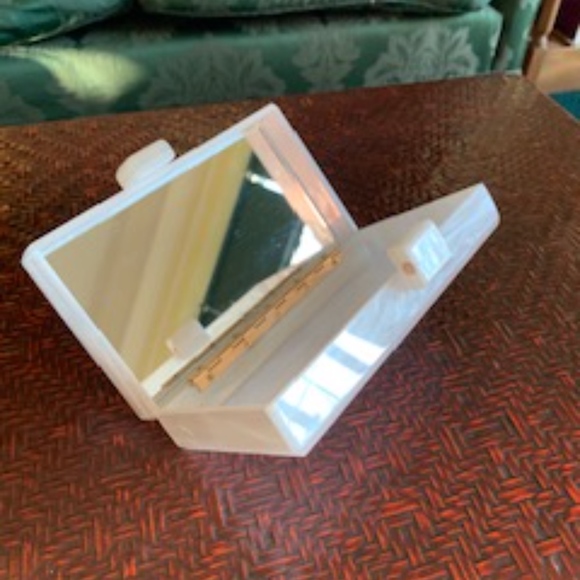 Pearl Acrylic Box Clutch - Picture 2 of 8